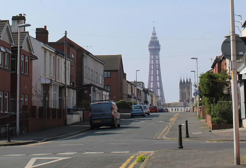 Blackpoolholidaylets Charles Street-1